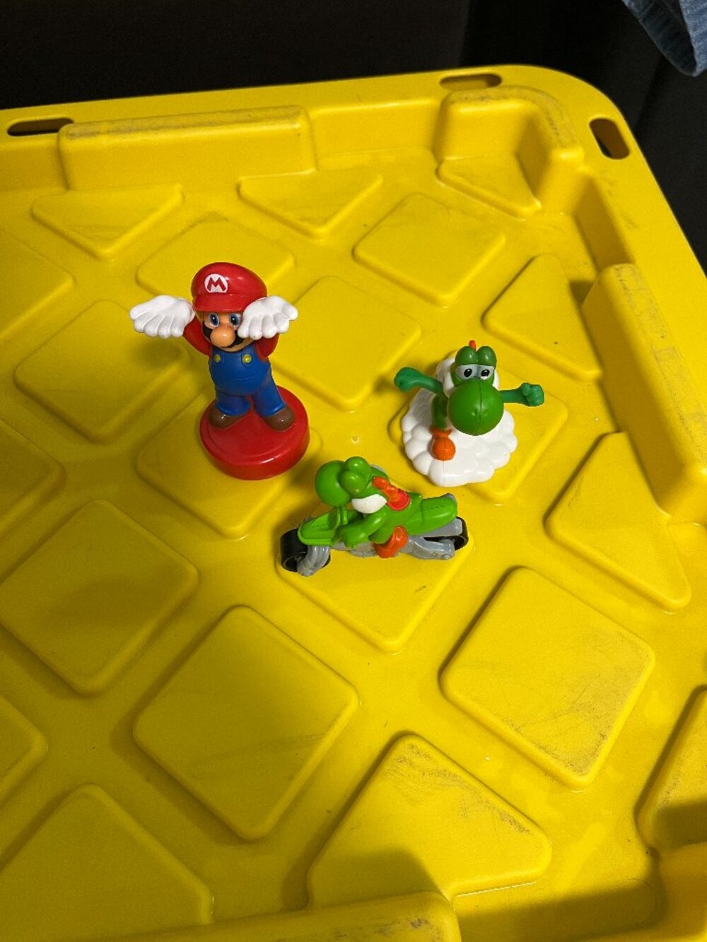 Lot of 3 McDonald’s Mid 2000s Kids Happy Meal Toys Mario/ Yoshi